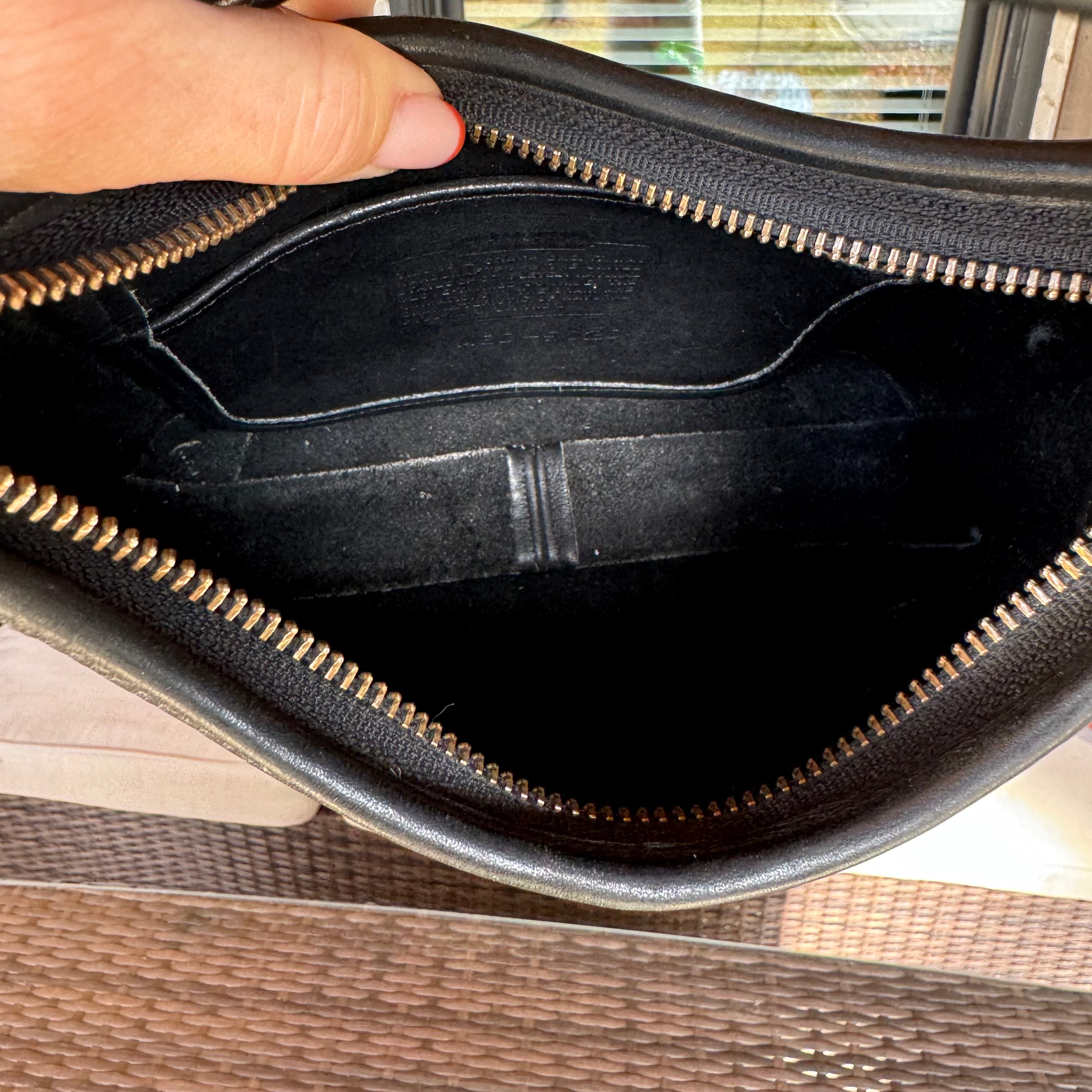 Vintage Coach Black 9020 Mini Ergo Zip🤎🌆