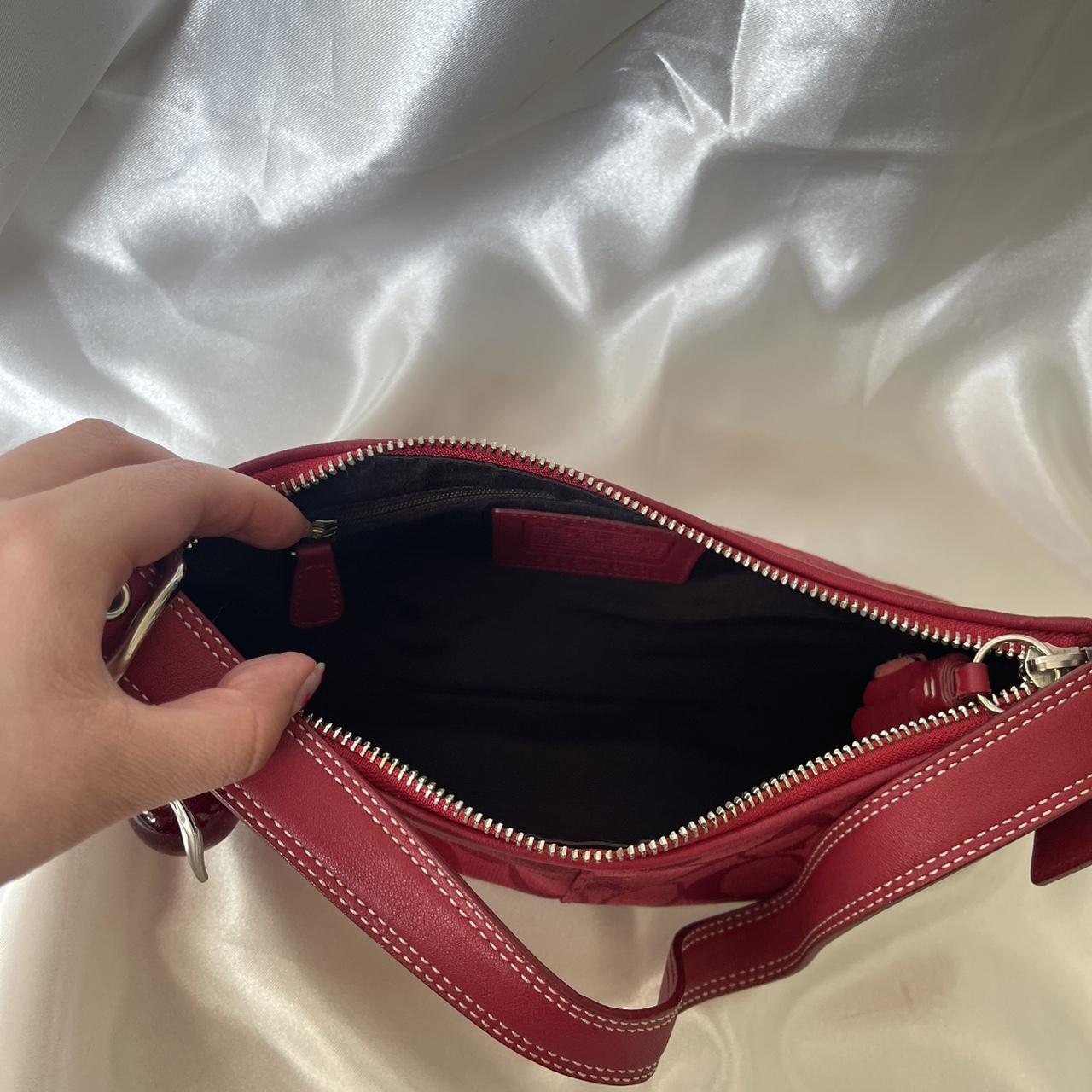 2004 Signature Coach Baguette Demi 🍒❤️🔥