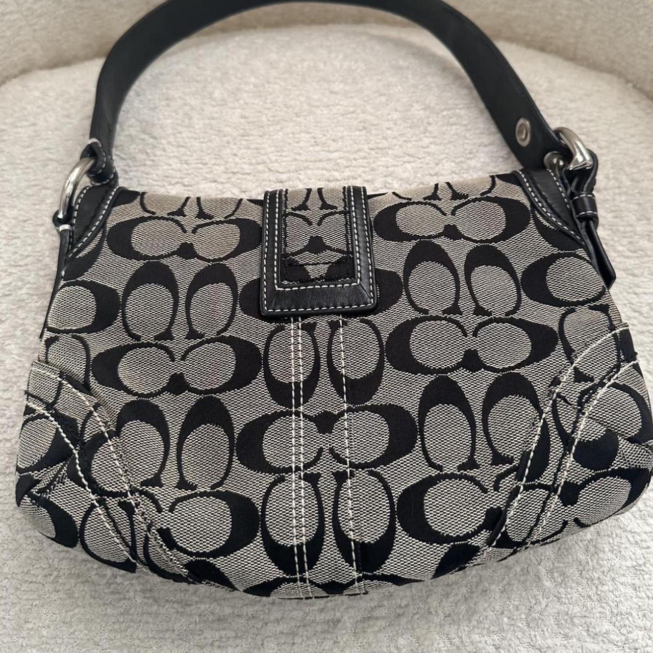 š©·šVintage soho coach purse in light gray and blackš©·š