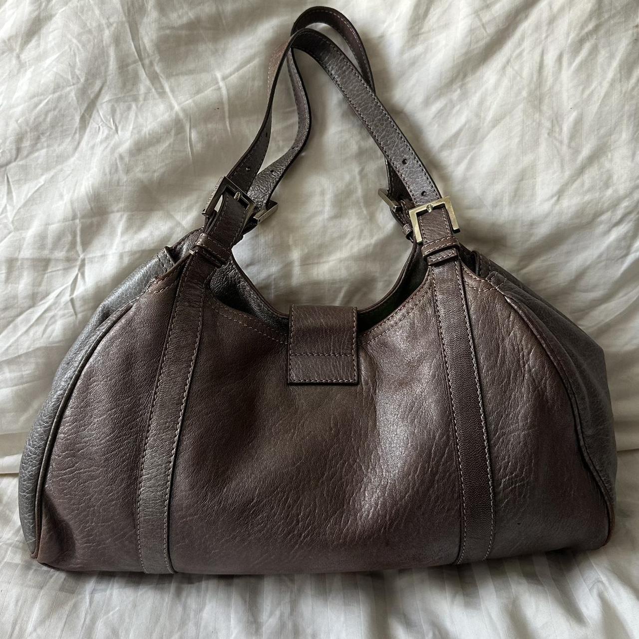 š©·šPreowned VINTAGE FENDI HOBO BAGāØš„
