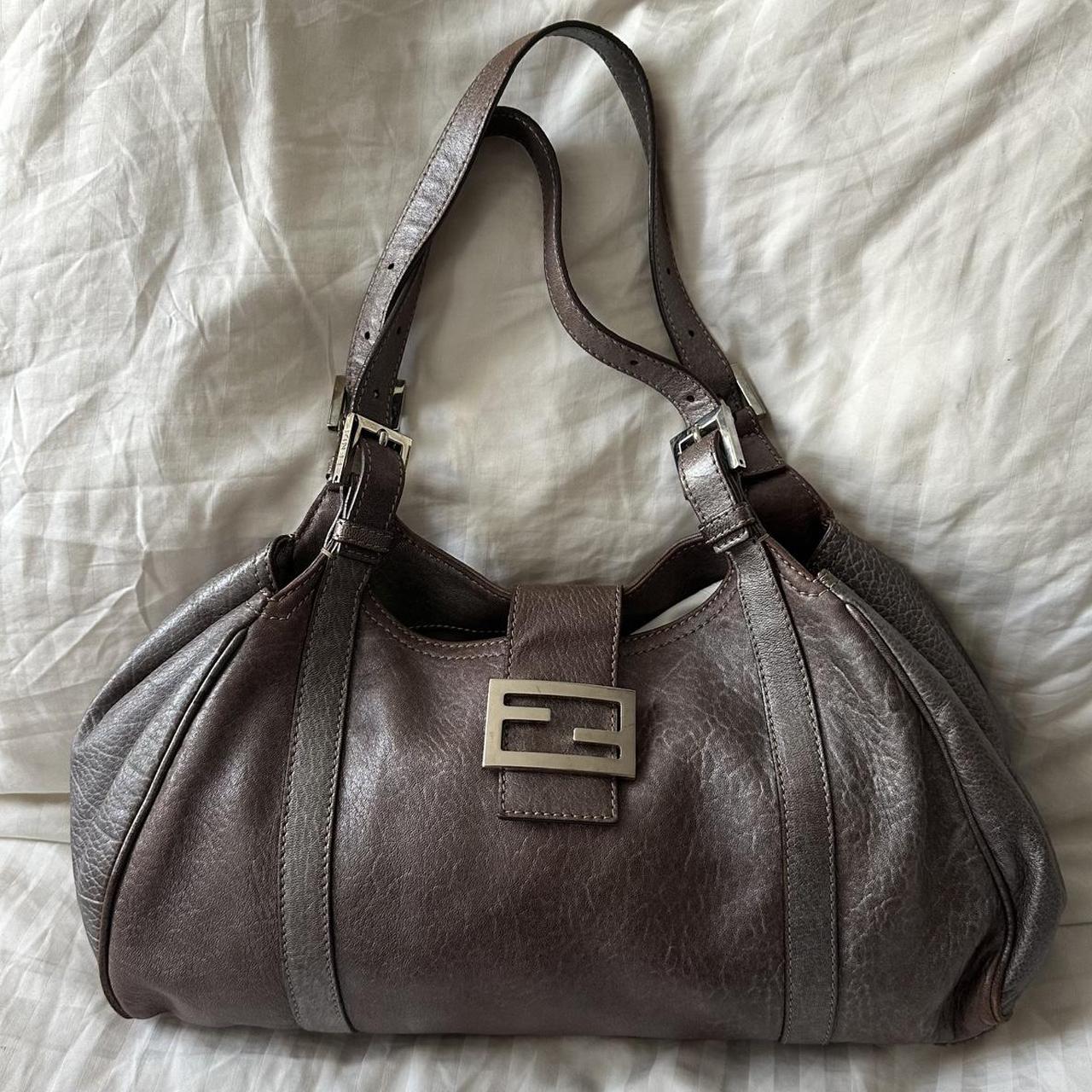 š©·šPreowned VINTAGE FENDI HOBO BAGāØš„