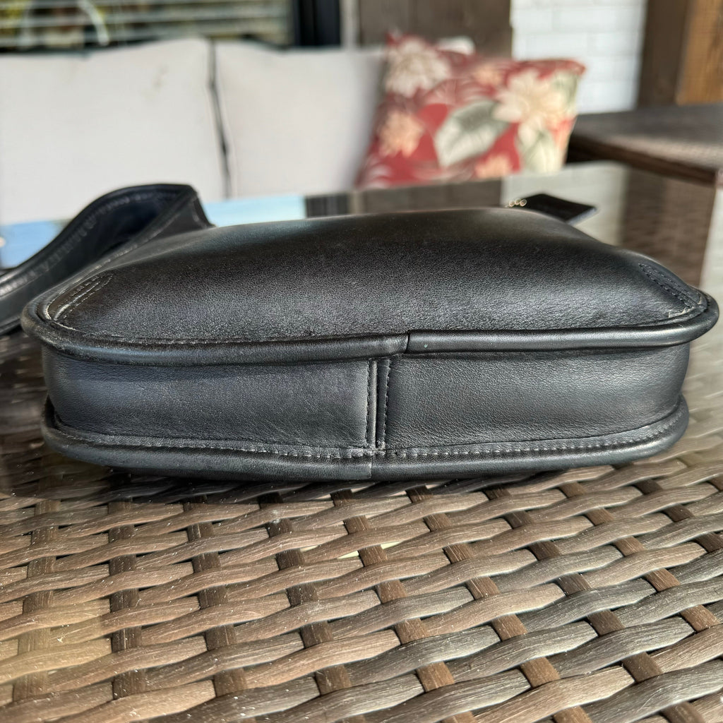 Vintage Coach Black 9020 Mini Ergo Zip🤎🌆