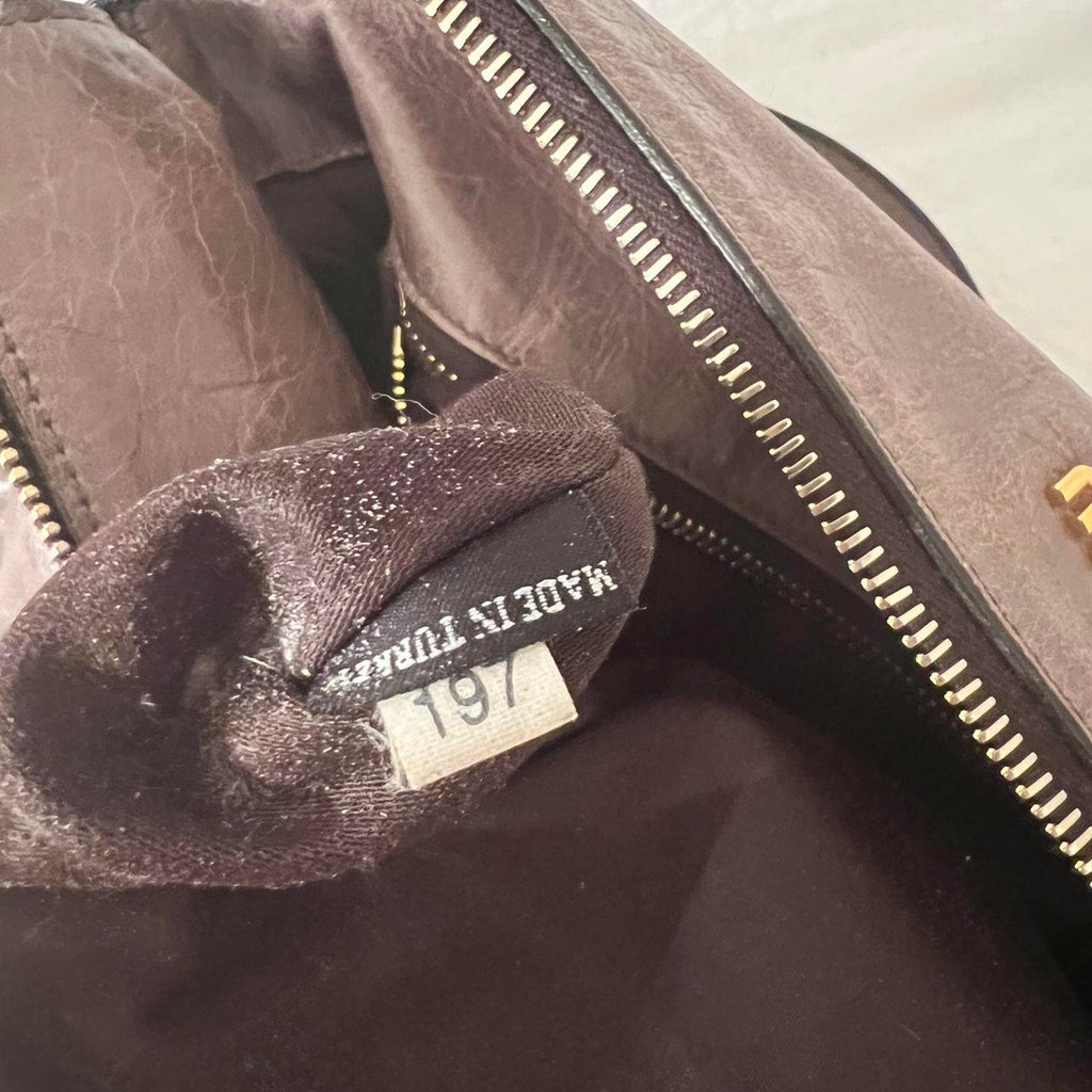 Authentic Grey Looks A Bit Purple In Person Miu Miu Vitello Leather Bow Bag With Gold Hardware And Removable Strap🤎🌆